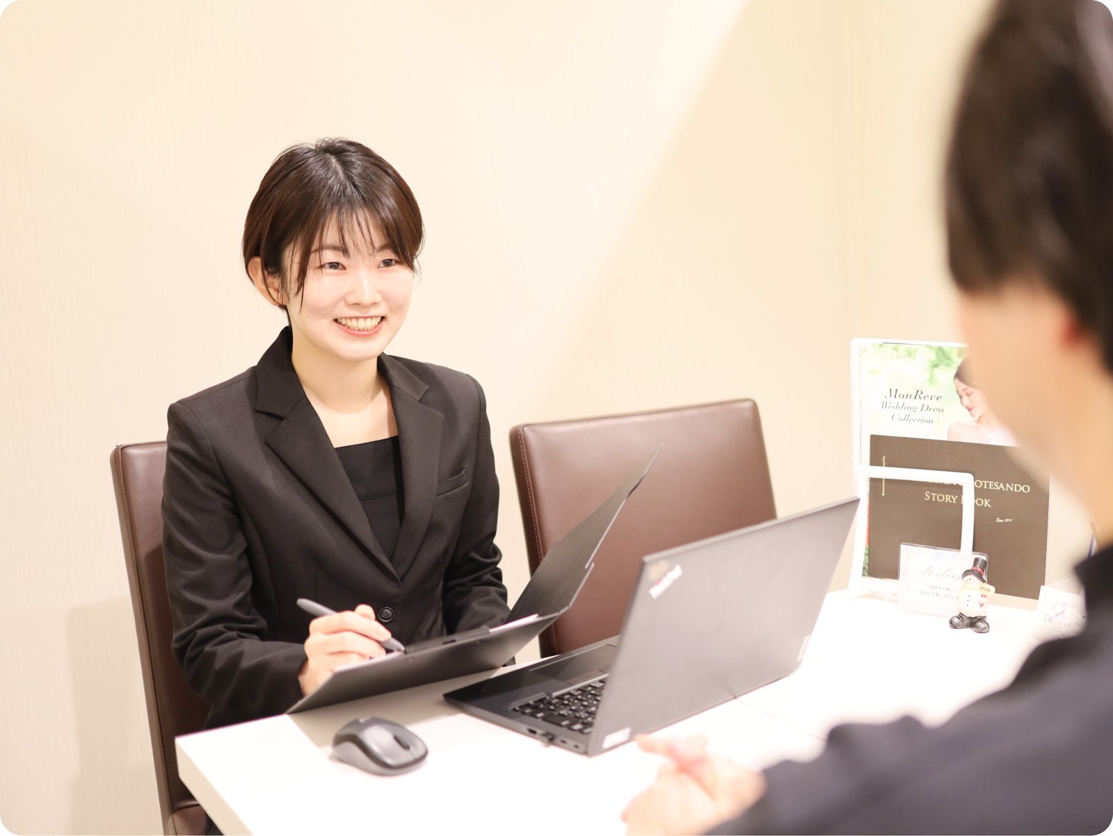 カウンセラー赤沼と上野さん