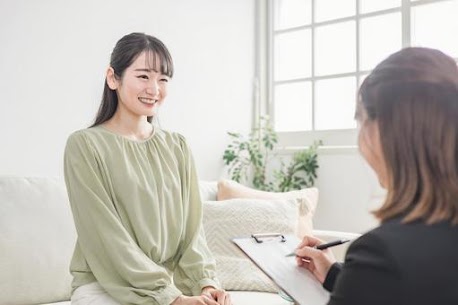 こんにちは、結婚相談所IBJメンバーズ横浜店です♪

いま婚活中の方は、
「そろそろ結婚したいけど、出会いがない…」
「アプリもやってみたけど、真剣な人が少なくて疲れちゃった」
そんな風に感じている方も少なくないのではないでしょうか。

実際にご相談に来られる方も、最初は「結婚相談所ってハードル高そう」と思われていた方が多くいらっしゃいます。ですが、実際にお話ししてみると「もっと早く来ればよかった！」と笑顔でおっしゃってくださる方ばかりなんです。

IBJメンバーズ横浜店では、専任のカウンセラーが会員様一人ひとりとしっかり向き合い、結婚までの道のりを伴走しています。お相手探しはもちろん、お見合いのセッティングや交際中のお悩み相談、プロポーズのご相談まで、トータルでサポート。

「結婚したい」と願う人しかいないからこそ、出会いの質も高く、真剣に人生のパートナーを探す方にとっては、時間や心を無駄にしない効率的な活動が可能です。

成婚される男性の中で最も多い活動パターンは、在籍期間10か月程度・お見合い回数11回・交際人数は5名です。
結婚は人生の大きな決断のひとつです。だからこそ、信頼できる場所で、信頼できる人と出会ってほしい。私たちはその一歩を踏み出すあなたを、全力でサポートいたします。

ちょっと気になるな…と思った方は、まずはお話を聞くだけでも大丈夫。お気軽にご相談くださいね。

まずは無料カウンセリングから！
横浜店でお待ちしております(^^)/