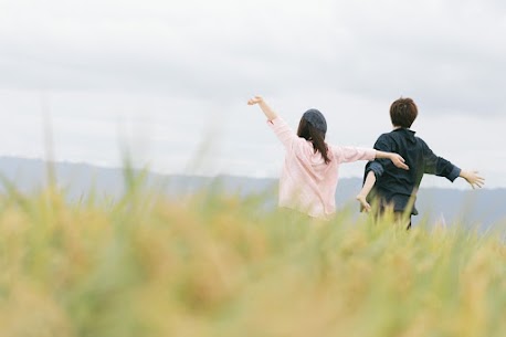こんにちは☺️ 
【　結婚相談所IBJメンバーズ有楽町店　】です！
✓まずは、ここからチェック！ 
https://www.loungemembers.com/yurakucho/
 
婚活に最適な季節、秋がやってきました🍁
暦の上では秋に入り、過ごしやすい季節になりましたね。 
 
秋は婚活を始めるのに最適なシーズンです。
夏とは違って落ち着いた雰囲気の中でじっくりと向き合えるからです。
 
「今年中に素敵なお相手を見つけたい！」と思っている方にとって、9月は大きなチャンスです。
夏に婚活を始めた人たちが、本格的な交際に進む時期だからです。
気温が落ち着き、ゆったりと会える
クリスマスやお正月など、イベントが多いシーズンに向けて動き出せる
相手とじっくり向き合える
このチャンスを活かさない手はありません。出会いは待っているだけではなかなか訪れません。
だからこそ、落ち着いて自分と向き合える秋は最大のチャンスです！
 
今年の秋を「新しい出会いのきっかけ」にしませんか？
せっかくのチャンスを無駄にしないためにも、一人で悩まずに、まずは婚活のプロであるIBJメンバーズにぜひご相談ください。
 
IBJメンバーズ有楽町店では
【無料婚活相談】を行っております！
 
「可能性を最大化する環境」 「最高の味方」がいます。
 
私達は、一緒に悩んだり、 考えたり、励ましたりしながら、
自分のことのように本気になって あなたの婚活をサポートします。
 
♡業界最大級の会員・婚約までサポート♡
【　本気の人だけの、IBJメンバーズ　】
まずはお気軽なご相談の 来店予約はこちらから↓↓
https://www.loungemembers.com/yurakucho/ 地下鉄有楽町駅直結★徒歩1分！！
 
【⭐IBJの動画もご紹介させていただきます⭐】
結婚相談所で活動をするのに一番大事なこととは？
https://www.youtube.com/watch?v=dHnL7PsbZQc&t=52s