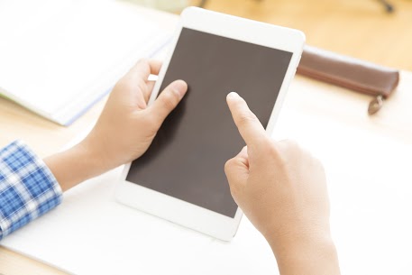 こんにちは！
IBJメンバーズ名古屋店です。

いよいよ12月に入り、寒さもぐっと本格的になってきましたね⛄
街も少しずつクリスマスムードに包まれ、お出かけの予定が増える方も多いのではないでしょうか😊楽しいイベントが続く時期だからこそ、体調にはくれぐれも気をつけて、あたたかくしてお過ごしくださいね。

そして外に出かけるのも楽しい季節ですが、あたたかいお部屋でのんびり過ごす時間もまた、この時期ならではの贅沢ですよね✨
そんなおうち時間に、ぜひおすすめしたいのが、IBJ現役カウンセラーと共に結婚を目指す、IBJ公式の婚活リアリティ番組
『ザ・マリッジプロジェクト（通称：マリプロ）』です💍

「結婚相談所って、実際どんなところなんだろう？」
「婚活って、どんな流れで進んでいくの？」

そんなふうに、これまでなかなか見えにくかった“リアルな悩み”や“心の動き”をとおして、活動の様子やカウンセラーとのやり取りなども見ることができるので、結婚相談所での婚活がぐっと身近に感じられると思います❤️

「相談所は少し敷居が高そう…」と感じている方、
「いつかは結婚したいな」と思っている方には、
特に一度ご覧いただきたい内容です！

きっと、ご自身の未来や結婚について、少し具体的にイメージできるきっかけになるはずです。
ぜひ一度「マリプロ」で検索してみてくださいね😊

そして、少しでも興味が湧いた方は、まずはお気軽に無料相談へお越しください。

名古屋駅から徒歩3分、結婚相談所IBJメンバーズ 名古屋店でスタッフ一同心よりお待ちしております。