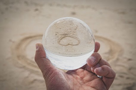 こんにちは^^！！
【　結婚相談所IBJメンバーズ有楽町店　】です！
 
✓まずは、ここからチェック！
https://www.loungemembers.com/yurakucho/


本日は、
【 男性が感じる婚活の壁！！ 】
 についてお話しをしたいと思います(^^)

婚活をしていると「なかなかうまく進まないな…」
と感じること、ありますよね。
実はその“壁”、男性と女性とでは見え方が少し違います。
今回は男性から見た婚活の壁をまとめてみました！
 
1. 条件で見られている気がする
「年収や職業ばかりを気にされているのでは…」というプレッシャー。
⇒条件以外に「人柄が伝わるプロフィール」や「誠実さを示す態度」で印象UP。
 

2. お見合いで緊張して会話が続かない
初対面で話が途切れることに悩む方が多いです。
⇒質問を事前に3つ用意しておくと安心！
 

3. ファッションに自信がない
「何を着たらいいか分からない」という声もよく聞きます。
⇒無難でもOK！清潔感のある服装が一番の武器。
 
 
男性は「条件や外見への不安」を抱えがちです。
壁の形は違っても、一歩ずつ乗り越えるサポートがある場所なら前に進めます。
 
婚活は一人で頑張るものではありません。
一緒に歩んでいけるよう、私たちカウンセラーも全力でサポートしていきますのでお気軽にご相談ください✨

IBJメンバーズ有楽町店では
【無料婚活相談】を行っております！
「可能性を最大化する環境」
「最高の味方」がいます。
わたしたちは、いっしょに悩んだり、
考えたり、励ましたりしながら
自分のことのように本気になって
あなたの婚活をサポートします。
 
♡業界最大級の会員・婚約までサポート♡
【　本気の人だけの、IBJメンバーズ　】
まずはお気軽にご相談下さい。

来店予約はこちらから↓↓
https://www.loungemembers.com/yurakucho/
地下鉄有楽町駅直結★徒歩1分！！
 
【IBJの動画もご紹介させていただきます】
結婚相談所で活動をするのに一番大事なこととは？
https://www.youtube.com/watch?v=dHnL7PsbZQc&t=52s