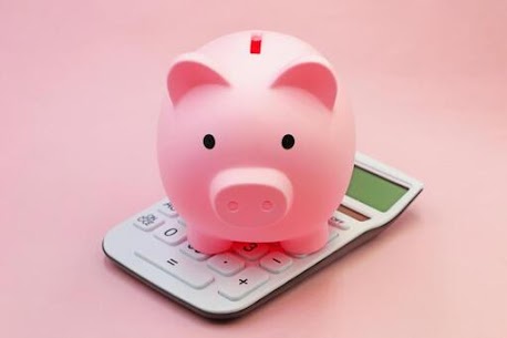 【 独身税 vs 婚活費用 】
10年後の資産にこれだけの差が出る理由。

*************************

最近、SNSやニュースでも話題になる「独身税」というキーワード。

公式な税金は存在しませんが、婚活現場や日常生活で
**「独身であることの経済的コスト」**を実感する瞬間は少なくありません。

特に以下の3つのポイントは、多くの方が共感する「実質的な独身税」と言えるかもしれません。

1. 税制・手当の壁
配偶者控除や扶養手当など、世帯を持つことで得られる経済的メリットは意外と大きいもの。
同じ給与額でも、独身者の方が手取り額が少なくなる現実は、ライフプランを考える上で無視できないポイントです。

2. 生活インフラの固定費
家賃、光熱費、ネット代。
二人で折半すれば半分になる固定費を、一人で全て負担し続けるのは、長期的には大きな資産の差となって現れます。

3. イベント・レジャーの割高感
「2名様より」のプランや、ホテルのシングル利用料金の割増。
お祝い事への出費（ご祝儀）など、独身でいることの「維持費」は意外とかさんでいくものです。


≪ポイント≫ 
婚活を「資産防衛」と捉えてみて！

「いつかいい人がいれば」という考えも素敵ですが、経済的な視点で見れば、
婚活は**「将来の固定費を削減し、世帯年収を上げるための投資」**とも言えます。

不透明な時代だからこそ、一人で背負わず「チーム」で生きる選択肢を検討してみませんか？


【婚活相談 受付中】
「将来の不安を安心に変えたい」
そんな一歩を応援します。詳細はプロフィールから。