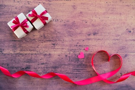 みなさま、こんにちは！
博多駅から徒歩2分、
結婚相談所IBJメンバーズ福岡店です♪

今回は、「どうすれば相手に好意を持ってもらえる？」に関して、
独断と偏見でお伝えいたします！（諸説あります、ご了承ください）

①相手の目を見て会話をする。
→下を向いていたり、何か違うことをしながら会話をするのは、相手からするとあまりいい気持ちはしないですよね！

➁お互いの共通点を見つける。
→共通の趣味、好きなものがあると、話題が出来るので、お話も盛り上がりやすくなりますね！

③笑顔第一。
→初対面での笑顔での挨拶、目を見て会話も大事ですね！


④相手の話を肯定する。
→「そうですよね」「なるほど」など、自分の考えや意見に共感してくれる、理解を示してくれる相手だと分かると印象もいいですね！

こちら、出会いの環境でも意識出来ることだと思います！

出会いの環境って……↓

・日常
・職場
・合コン
・街コン
・友人紹介
・マッチングアプリ
・婚活/恋活パーティ　などなど

たくさんある中で、どうやって相手に好印象を持ってもらえるか、どう関係性を築いていけばいいのか……、

もしも今、悩まれているのであれば、婚活のプロと一度、【無料婚活相談】でご自身の婚活について考えてみませんか？

あなたに合った婚活スタイルがきっと見つかります！

婚活は相談で変わります！！

IBJメンバーズ福岡店では
【無料婚活相談】を行っております。

ご来店・オンラインにて
絶賛受付中です！