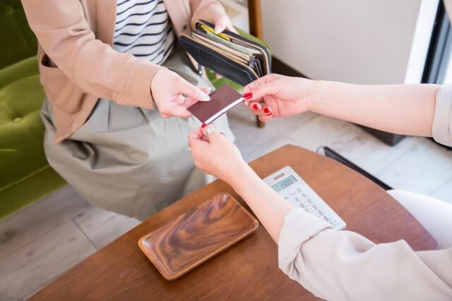 お見合い後のお会計時やお相手との別れ際の会話も重要