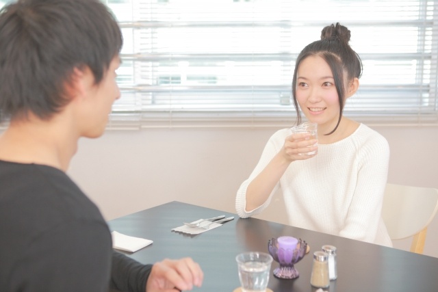 初デート後の1回目や2回目のデートで男性が求める女性像は、結婚生活を共に生活できるかどうか