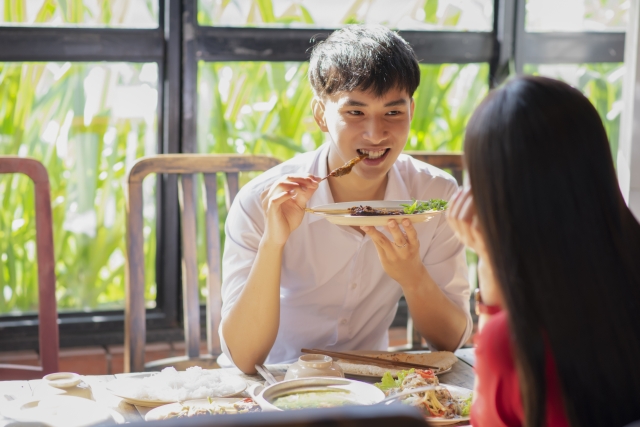 男性が割り勘にする理由に目を向けるべし