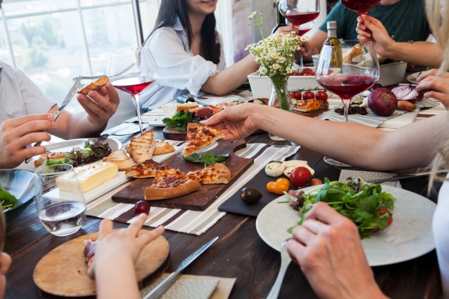 ５　食事のとき、クチャクチャ音を立てて食べることにドン引き