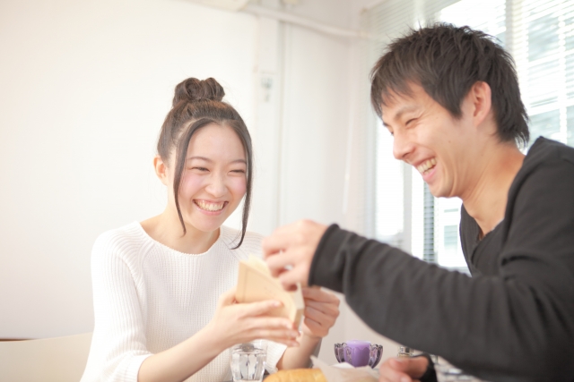 ② 初対面の異性と話すことに抵抗はないか?